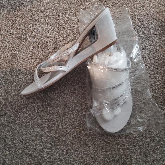 New York Transit Silver Wedge dress sandal sz 10 but fit runs small - Picture 2 of 5